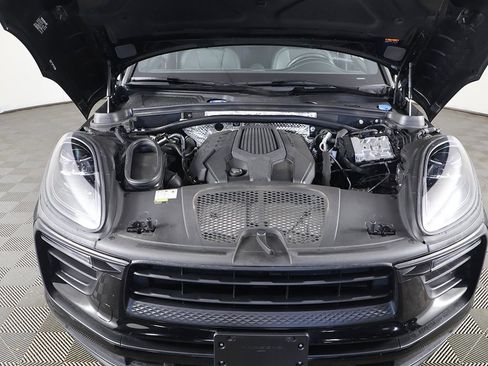 Used 2022 Porsche Macan image 20
