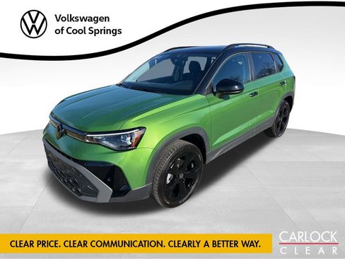 Used 2025 Volkswagen Taos SE image 1