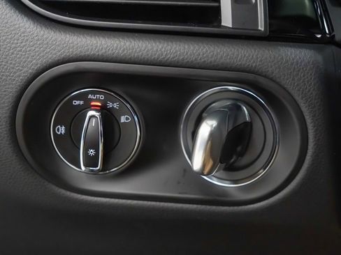 Certified 2025 Porsche Macan image 25