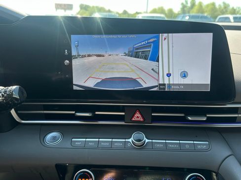 Used 2024 Hyundai Elantra SEL FWD image 11