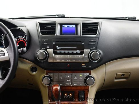 Used 2012 Toyota Highlander Limited w/ Tow Pkg image 26