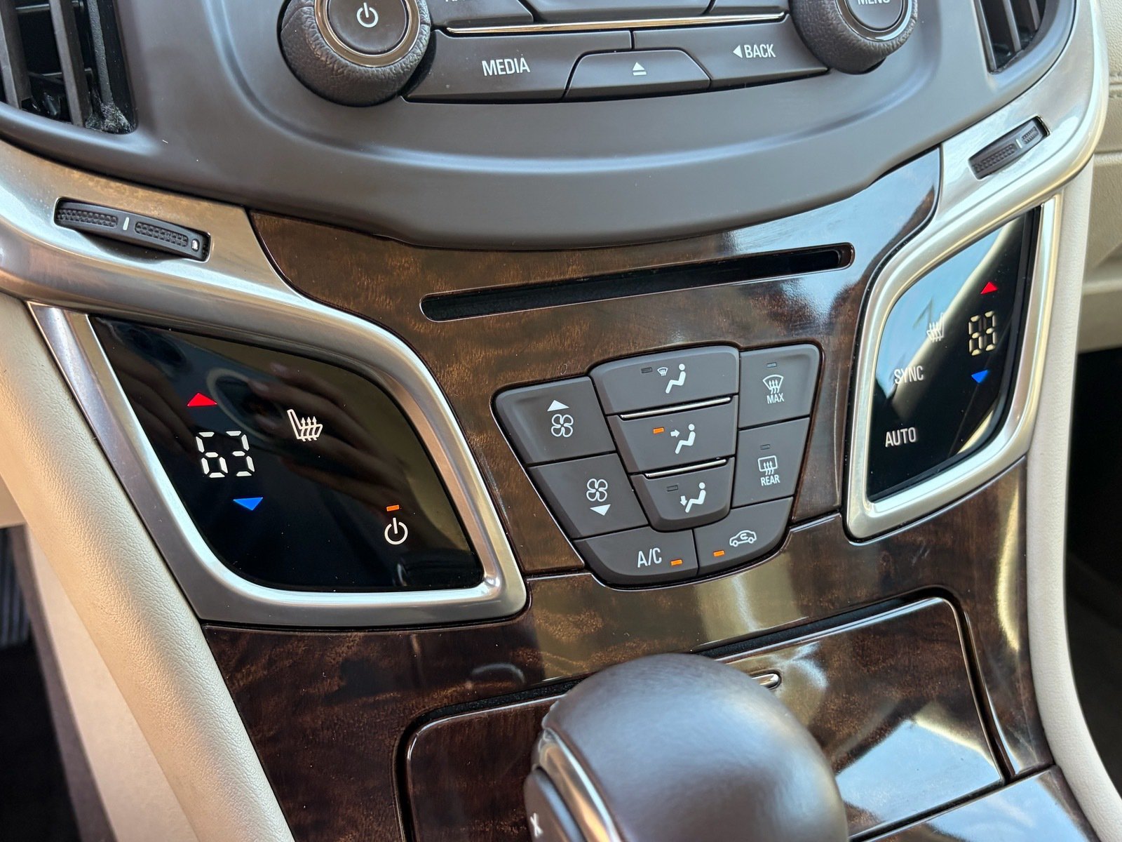 Used 2015 Buick LaCrosse Leather FWD image 23