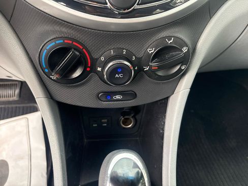 Used 2014 Hyundai Accent GLS w/ Option Group 2 FWD image 13