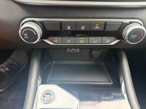 Used 2023 Nissan Altima 2.5 SV FWD image 26