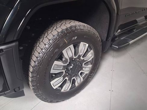 New 2026 GMC Sierra 2500 Denali w/ Denali Reserve Package AWD/4WD image 9