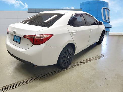 Used 2018 Toyota Corolla LE FWD image 5
