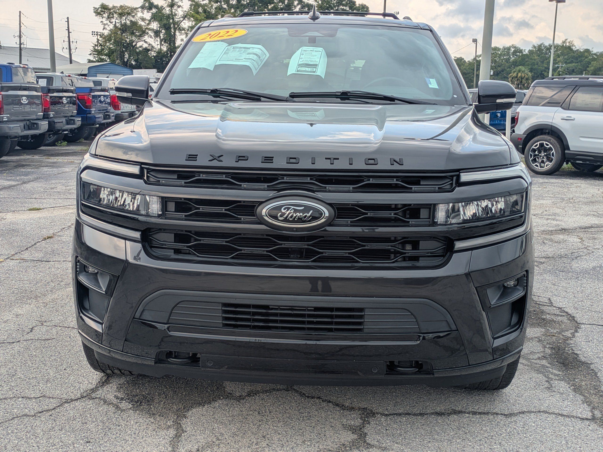 Used 2022 Ford Expedition Limited AWD/4WD image 9