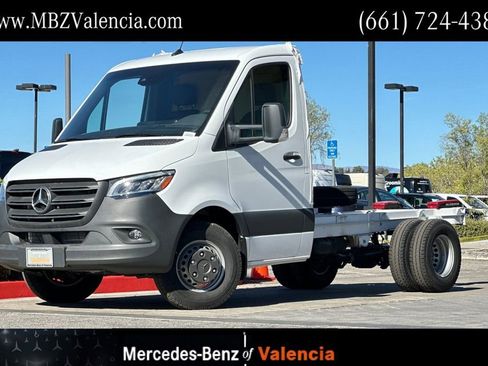 Used 2024 Mercedes-Benz Sprinter 4500 image 1