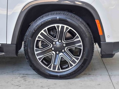 Used 2022 Jeep Wagoneer Series III image 11