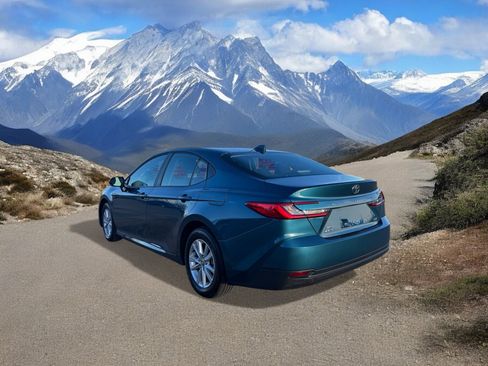 Certified 2025 Toyota Camry LE image 3