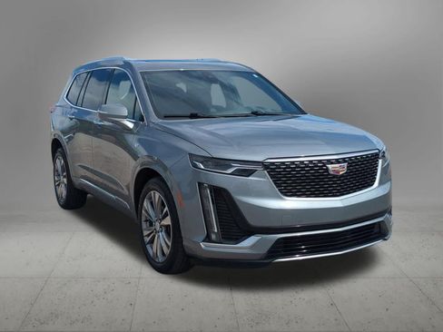 Used 2023 Cadillac XT6 Premium Luxury w/ Technology Package AWD/4WD image 8
