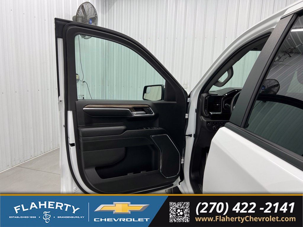 Used 2024 Chevrolet Silverado 1500 LT AWD/4WD image 8