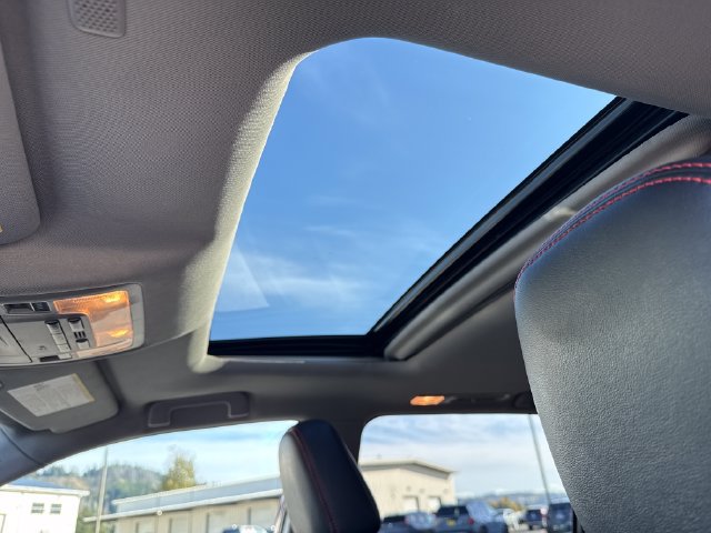 Used 2019 Toyota Highlander SE AWD/4WD image 29