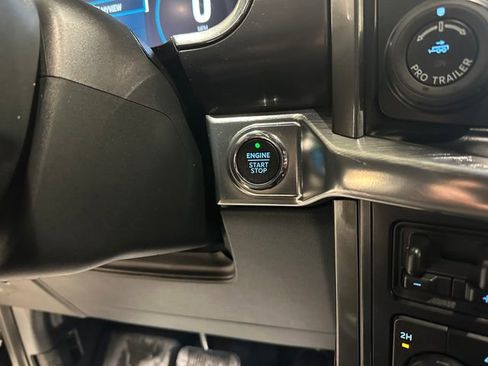 Used 2022 Ford F150 Lariat image 17