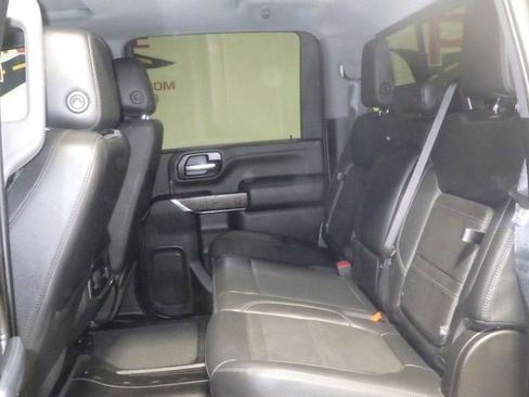 Used 2022 GMC Sierra 2500 Denali w/ Denali Black Diamond Edition image 7