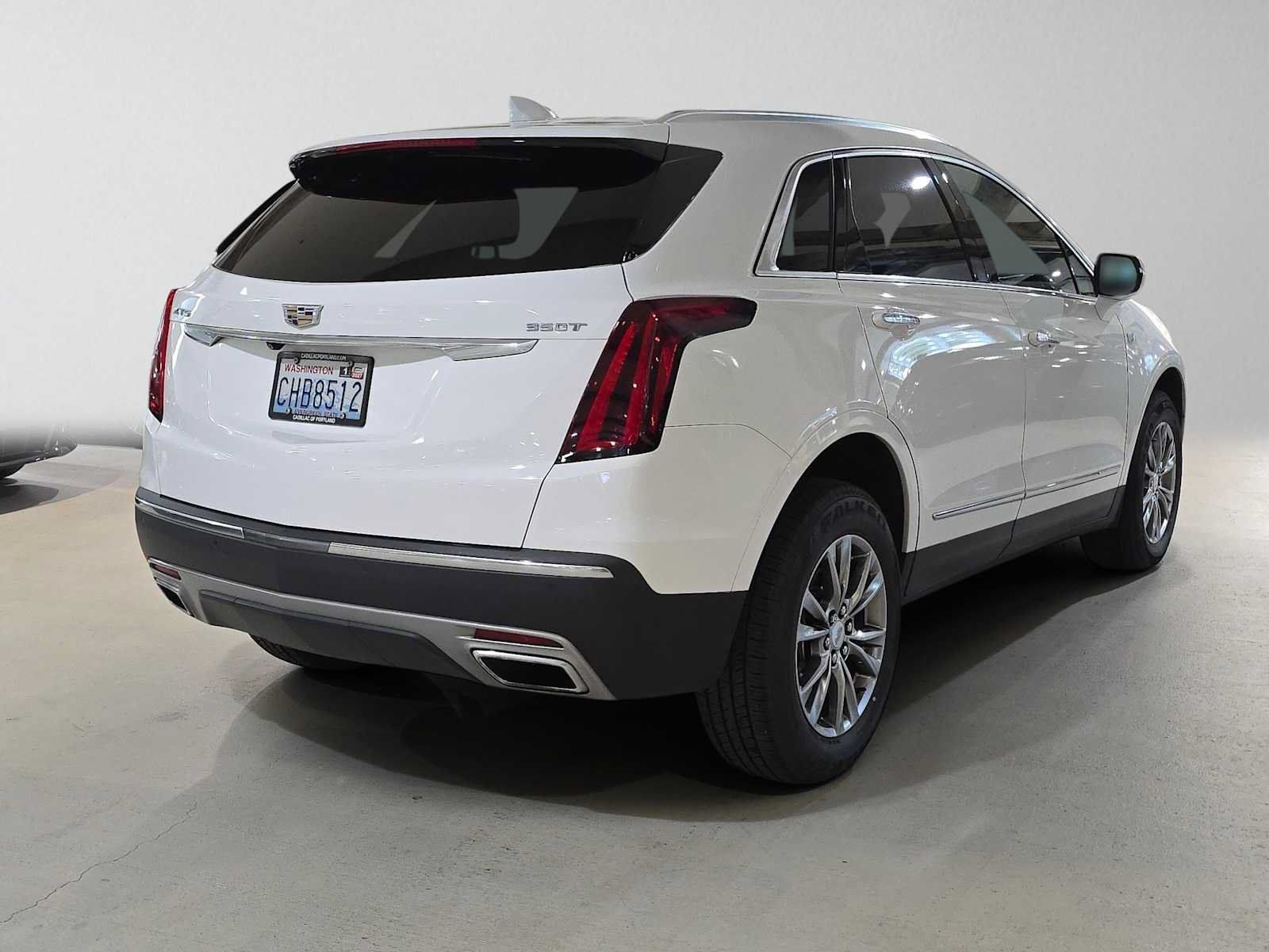 Used 2021 Cadillac XT5 Premium Luxury FWD image 3