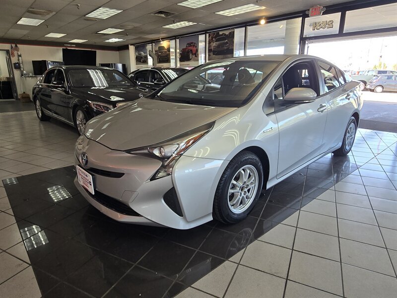 Used 2016 Toyota Prius Two FWD image 2