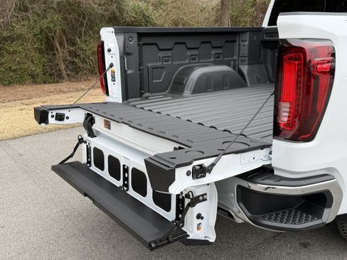 New 2026 GMC Sierra 1500 SLT w/ SLT Premium Plus Package image 18