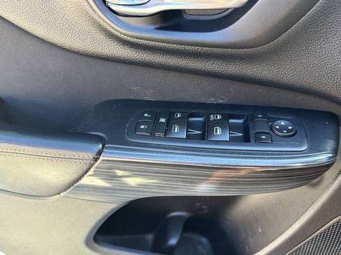 Used 2017 Jeep Cherokee Sport FWD image 15