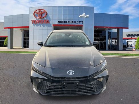 Used 2025 Toyota Camry LE image 5