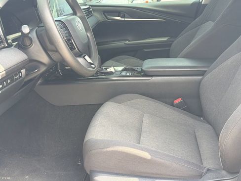 Used 2025 Toyota Camry LE FWD image 9