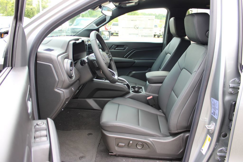 New 2026 Chevrolet Colorado Trail Boss w/ Midnight Edition AWD/4WD image 14