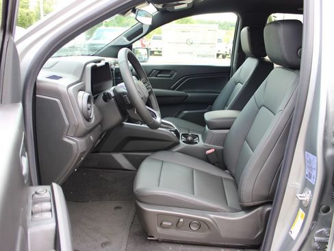 New 2026 Chevrolet Colorado Trail Boss w/ Midnight Edition AWD/4WD image 14
