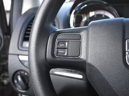 Used 2013 Dodge Grand Caravan American Value Package image 22