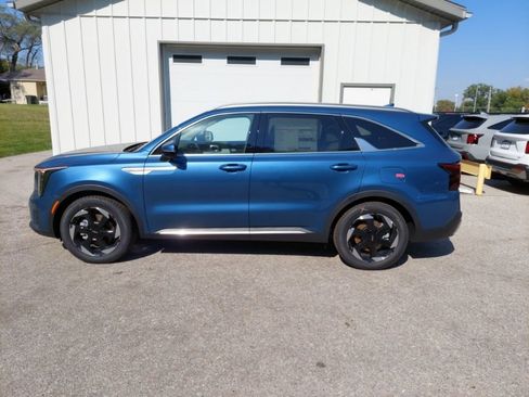 New 2025 Kia Sorento EX w/ EX Panoramic Sunroof Package image 7