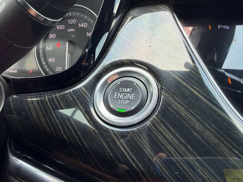 Used 2021 Cadillac XT6 Premium Luxury FWD image 25