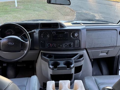 Used 2011 Ford E-250 and Econoline 250 w/ PWR Group image 13