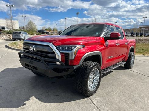 Used 2024 Toyota Tundra Limited AWD/4WD image 4