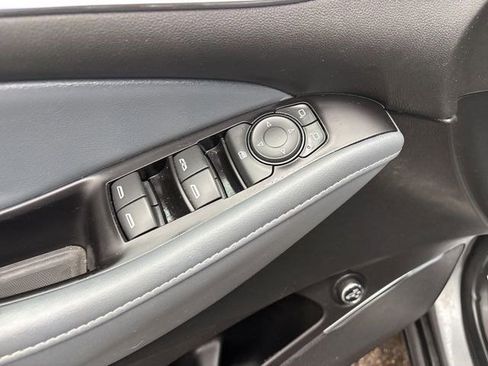 Used 2019 Buick Enclave Essence image 14