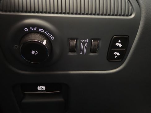 Used 2022 Jeep Grand Wagoneer Series II AWD/4WD image 39