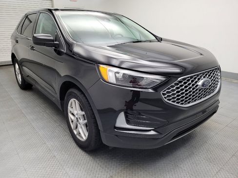 Used 2023 Ford Edge SEL image 13