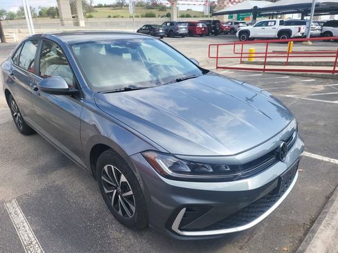 Used 2025 Volkswagen Jetta S image 2