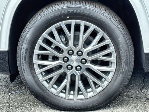 New 2026 GMC Acadia Denali w/ LPO, Floor Liner Package image 12