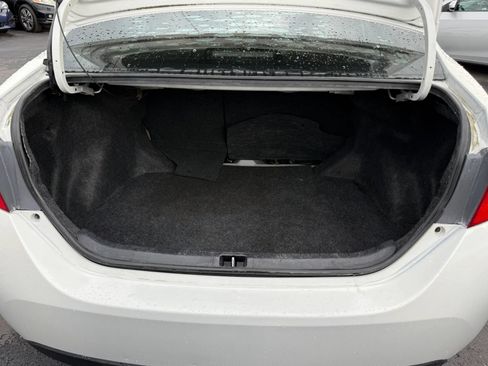 Used 2015 Toyota Corolla LE FWD image 36
