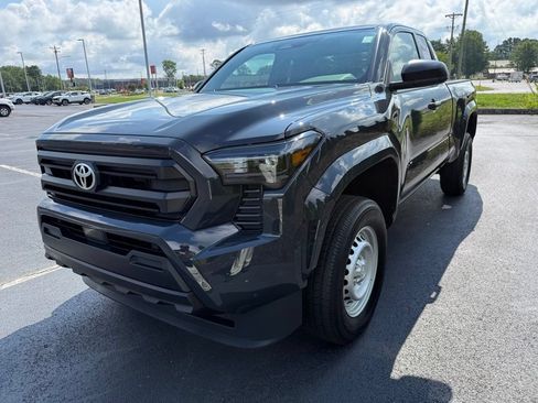 Certified 2025 Toyota Tacoma SR AWD/4WD image 6