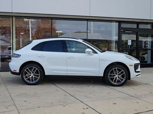 New 2026 Porsche Macan image 8