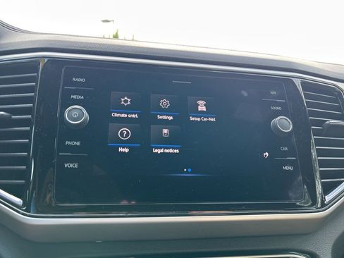 Used 2022 Volkswagen Atlas Cross Sport SE image 34