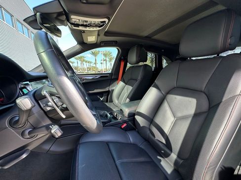 Used 2022 Porsche Macan S image 5