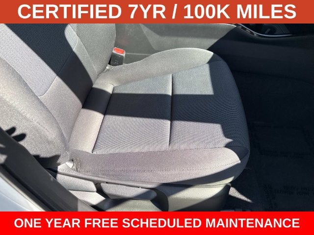 Used 2025 Toyota Prius LE FWD image 10
