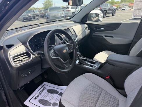 Used 2022 Chevrolet Equinox LS w/ Driver Confidence II Package AWD/4WD image 13