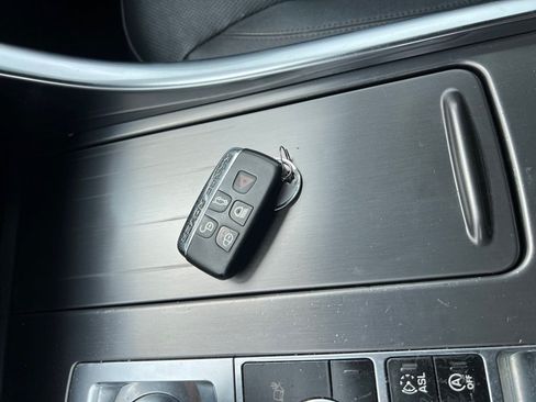 Used 2015 Land Rover Range Rover Sport SE AWD/4WD image 25