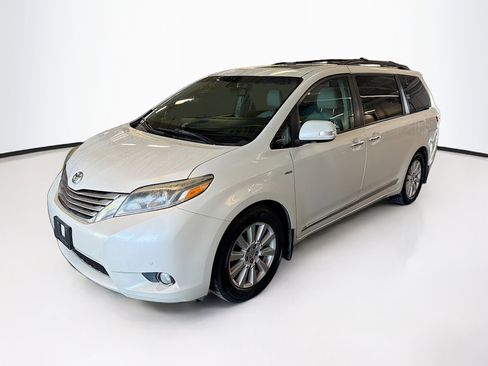 Used 2017 Toyota Sienna Limited Premium w/ Protection Package AWD/4WD image 3