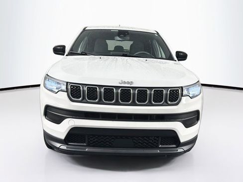 Used 2023 Jeep Compass Sport AWD/4WD image 2
