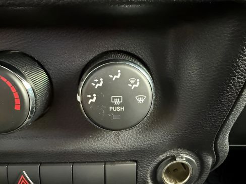 Used 2017 Jeep Wrangler Sport w/ Quick Order Package 24S AWD/4WD image 27