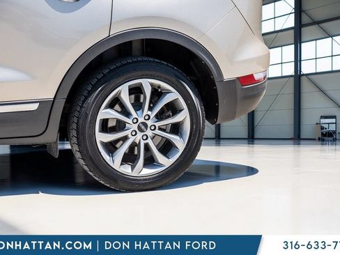 Used 2017 Lincoln MKC Select w/ Lincoln MKC Climate Package FWD image 32
