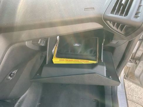 Used 2016 Ford Transit Connect XL image 30